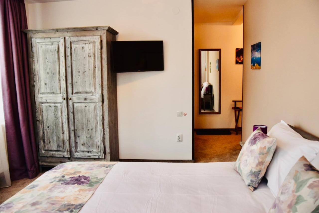 Casa Ankeli Bed & Breakfast Busteni Exterior photo